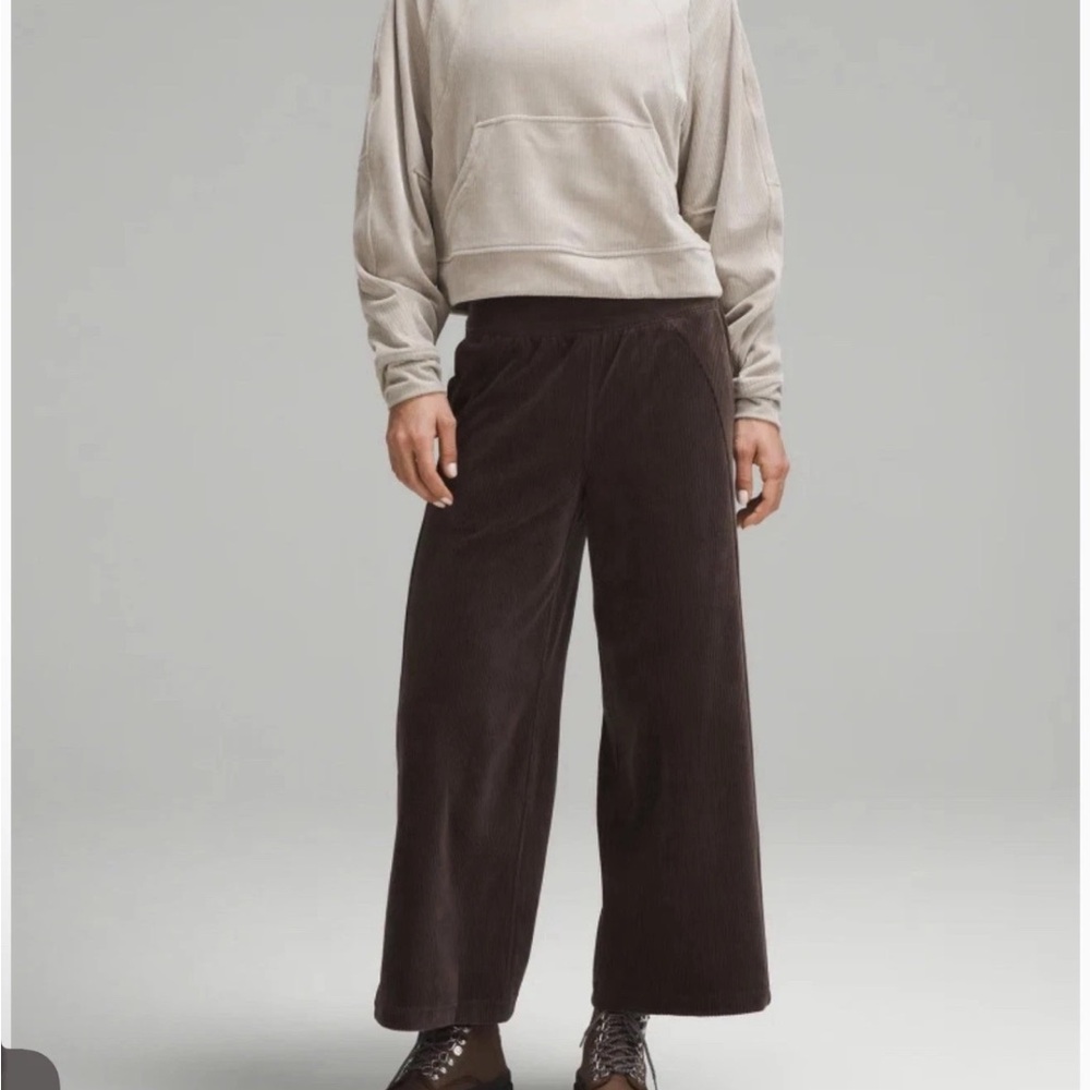lululemon Scuba Mid-Rise Wide-Leg Pant *Velvet Cord in Espresso Brown Size 4